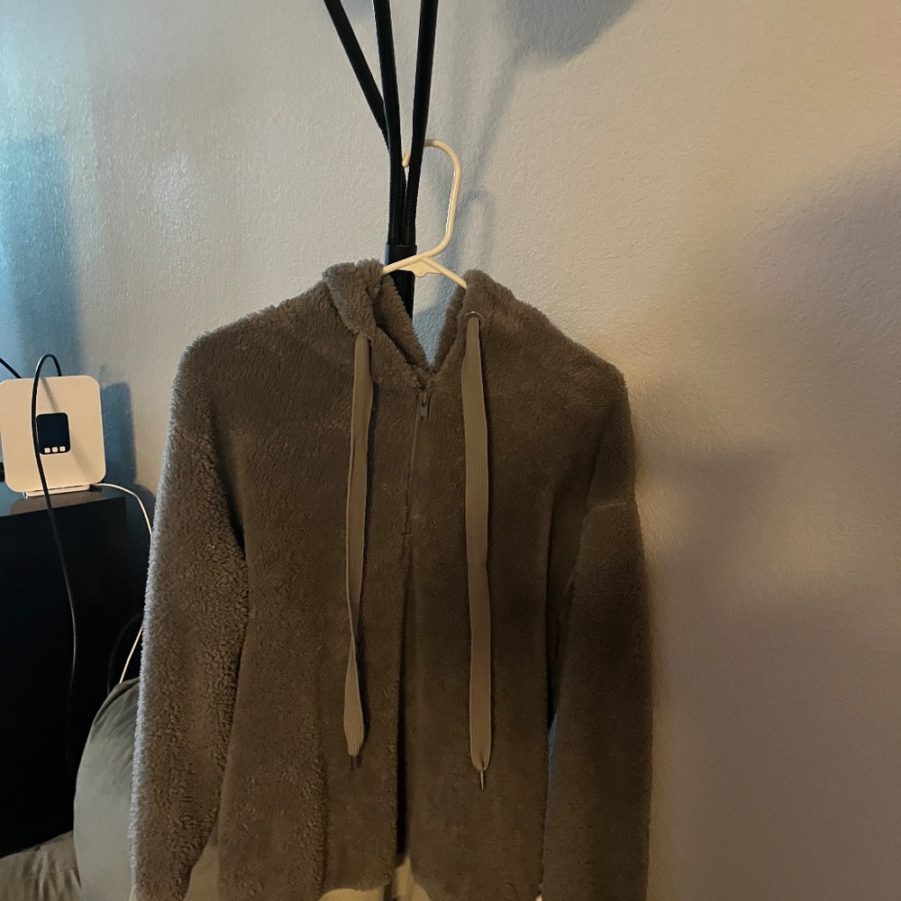 Hooded fleece pullover